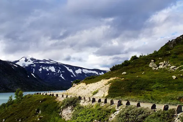 Atlanterhavsveien 'in güzel manzarası - Norveç' teki Atlantik Okyanus Yolu — Stok fotoğraf