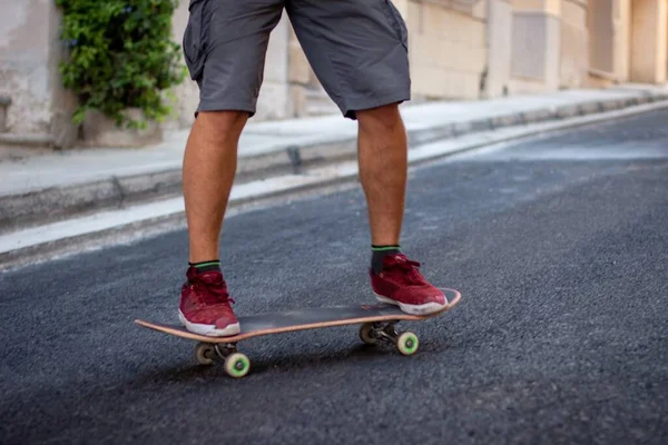 San Iljan Malta Outubro 2019 Homem Está Skate Uma Estrada — Fotografia de Stock