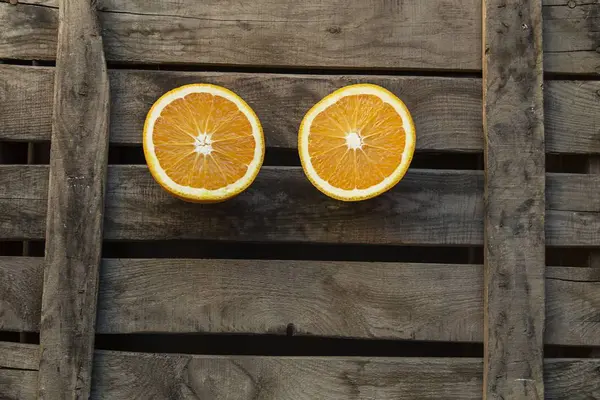 Plano Vista Superior Una Fruta Naranja Cortada Por Mitad Una — Foto de Stock