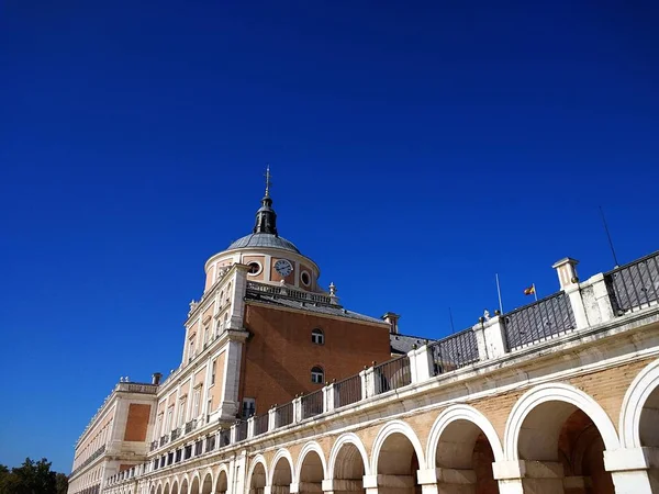 Side view shot of Royal Palace of Aranjuez in Aranjuez, Spain — Stock Photo, Image