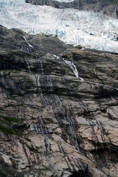 Vertical shot of a beautiful glacier in Norway — Stock Photo, Image