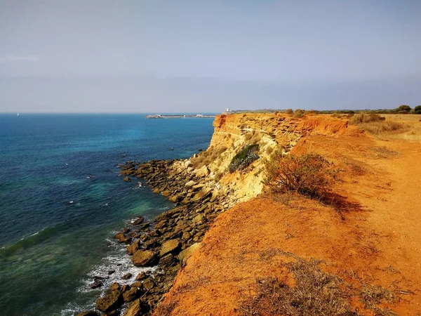 Shot of the cliff in the sea next to Cadiz, Ισπανία. — Φωτογραφία Αρχείου