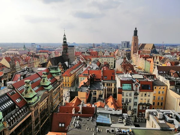 Tiro Aéreo Uma Cidade Wroclaw Polônia Dia Nublado Com Edifícios — Fotografia de Stock