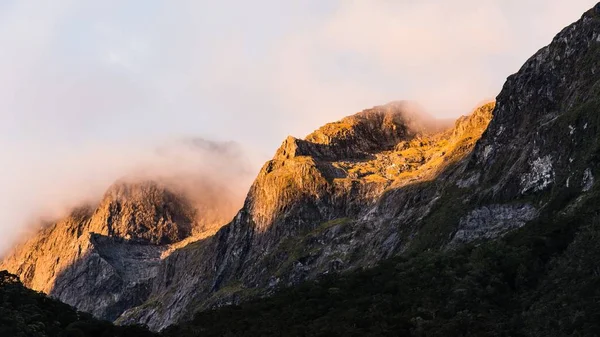 Vacker Bild Berg Molnen — Stockfoto