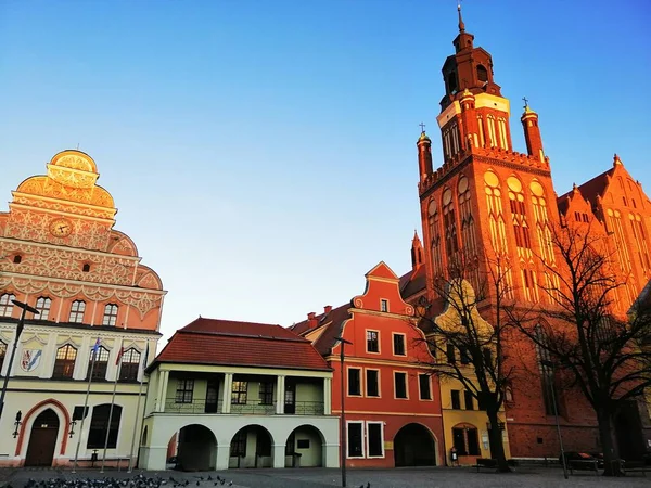 Prachtig shot van St. Mary 's Church tijdens zonsondergang in Stargard, Polen — Stockfoto