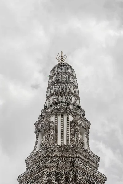 Flachbild eines wunderschönen Tempels in Thailand — Stockfoto
