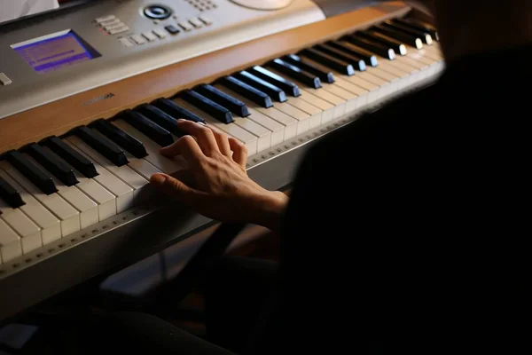 Cape Town África Sul Dezembro 2019 Mulheres Caucasianas Tocando Música — Fotografia de Stock