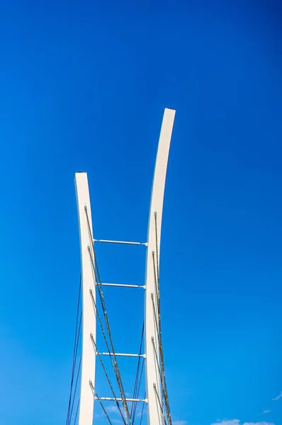 Vertical Shot White Metal Ladder Top Building Blue Sky Background — Stock Photo, Image