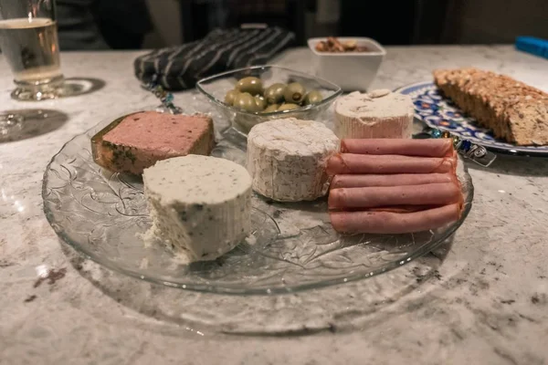 Meat bread and  green onions on the table — Stock Photo, Image