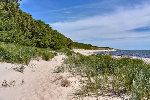 Prachtig landschap van Baltische zee strand aan de zuidkust van Bornholm Eiland, Denemarken — Stockfoto