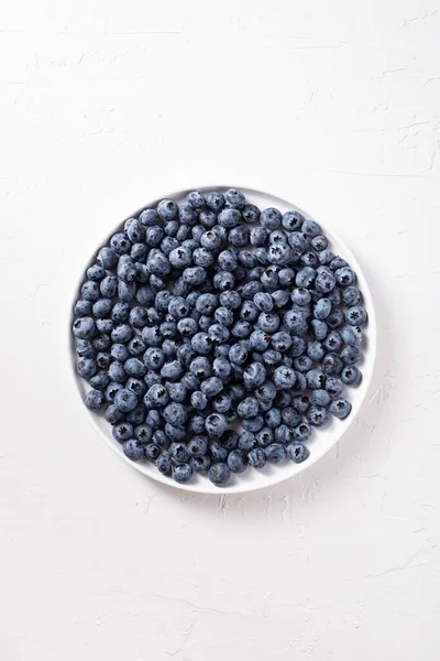 Top View Shot Blueberries White Plate White Background — Stock Photo, Image