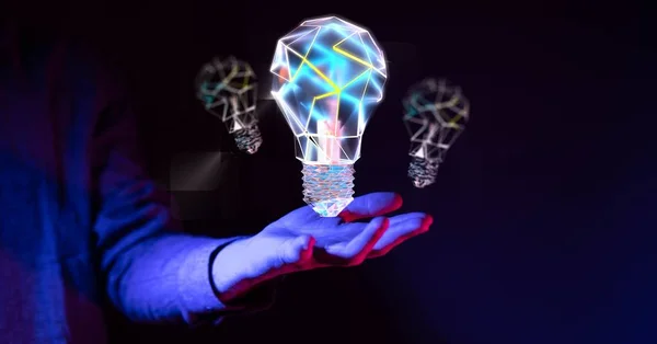 Person presenta una proyección virtual de lámparas de ideas creativas - concepto de éxito empresarial. —  Fotos de Stock