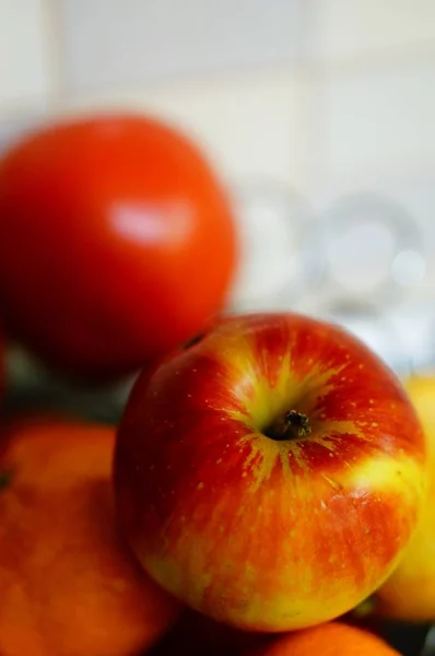 Frischer roter Apfel. — Stockfoto