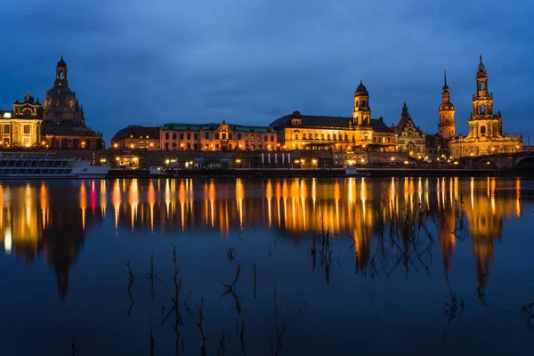 Beautiful shot of the Katholische Hofkirche in Germany at night time — Stock Photo, Image