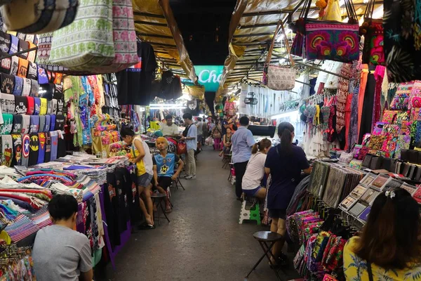 Bangkok Tayland Mar 2020 Müşteriler Patpong Gece Pazarındaki Çeşitli Mağazalara — Stok fotoğraf