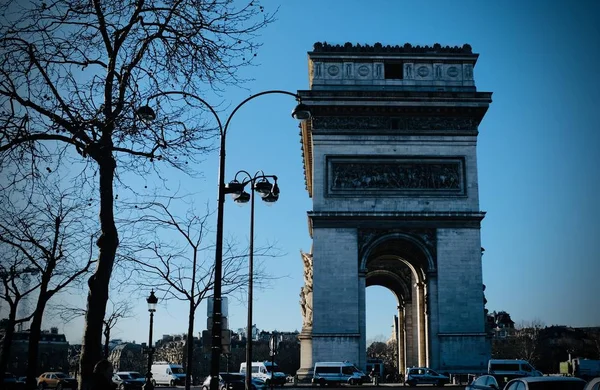 フランスのパリで昼間の凱旋門 — ストック写真