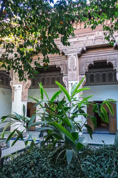 Двор Деревьями Кустами Bahia Palace Марракеш Марокко — стоковое фото