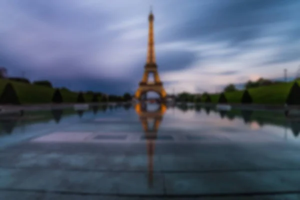 Размытый Снимок Эйфелевой Башни Париже Отлично Подходит Заднего Плана — стоковое фото