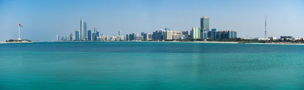 Panoramic View Sea Surrounded Buildings Sunlight Abu Dhabi Uae — Stock Photo, Image