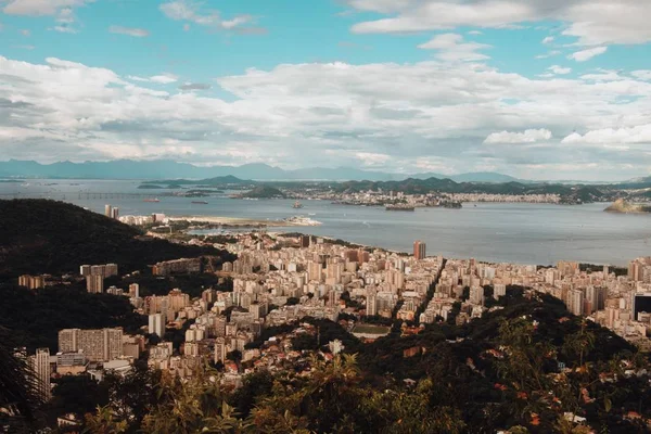 Vue aérienne de la baie de Guanabara à Rio de Janeiro, Brésil — Photo