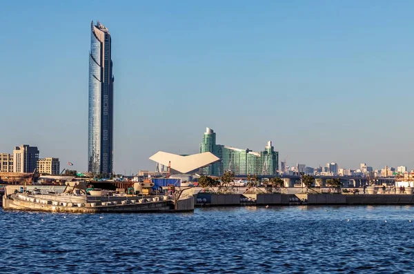 ドバイ アラブ首長国連邦 2020年2月14日 ドバイクリーク港からのモハメド ラシード図書館の眺め — ストック写真
