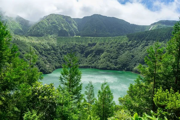 Het Betoverende Uitzicht Het Meer Omringd Door Bergen Sete Cidades — Stockfoto