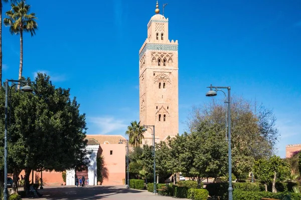 Moschea Koutoubia Circondata Alberi Durante Giorno Marrakech Marocco — Foto Stock
