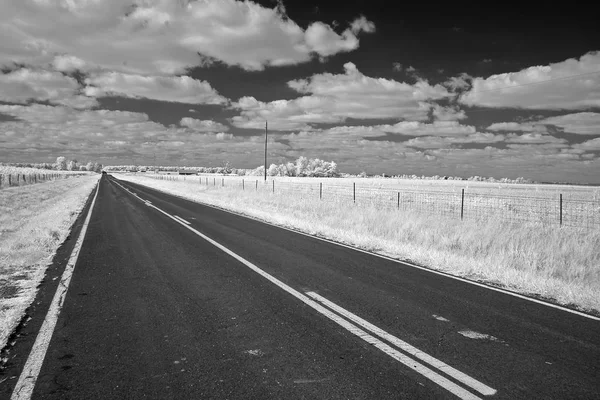 Black White Shot Two Lane Asphalt Road Cloudy Skies Rural — Stock Photo, Image