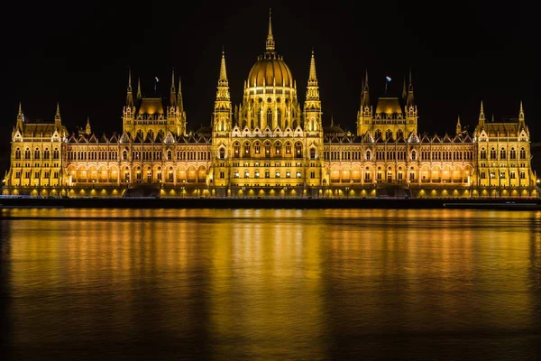 Uma Bela Foto Parlamento Húngaro Edifício Budapeste Hungria Noite — Fotografia de Stock