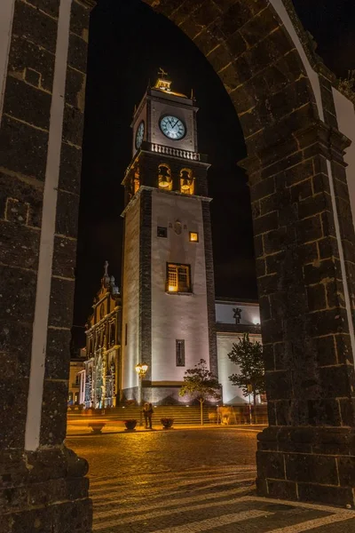 Éjszakai Kilátás Egy Régi Óratoronyra Ponta Delgada Sao Miguel Azori — Stock Fotó