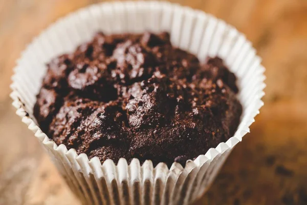 Nahaufnahme Eines Schokoladenmuffins Einem Weißen Papierbecher — Stockfoto