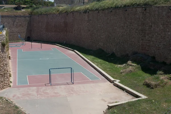 High Angle Shot Empty Small Soccer Stadium Surrounded Bricked Walls — Stock Photo, Image