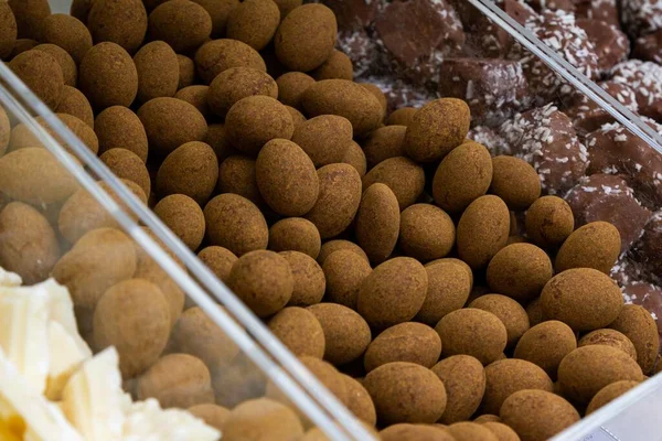 Detailní záběr čokolády v cukrárně — Stock fotografie