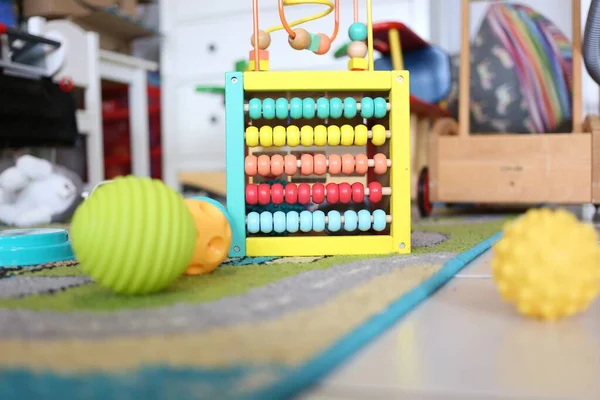 Ábaco Colorido Madera Una Sala Juegos Sobre Fondo Borroso —  Fotos de Stock