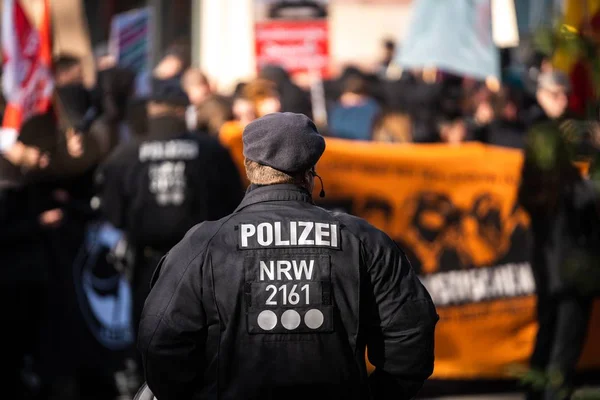 德国慕尼黑 2020年2月15日 警官在德国示威 警方保证公众示威的安全 暴力风险 — 图库照片