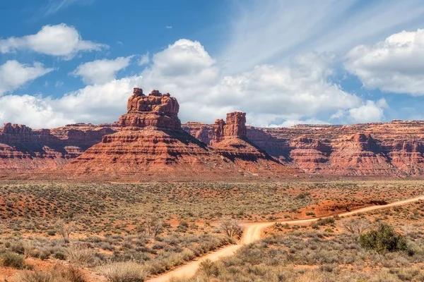 犹他州南部神谷的沙漠和红色岩层 — 图库照片