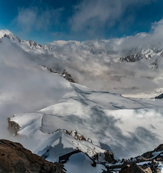Panorama Nuvole Tra Montagne Delle Alpi Francesi — Foto Stock