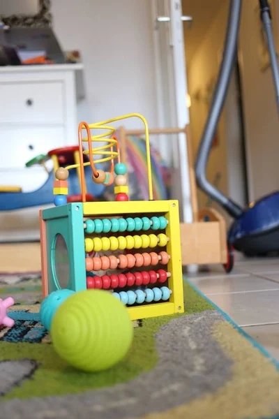 Trä Färgglada Abacus Ett Lekrum Suddig Bakgrund — Stockfoto