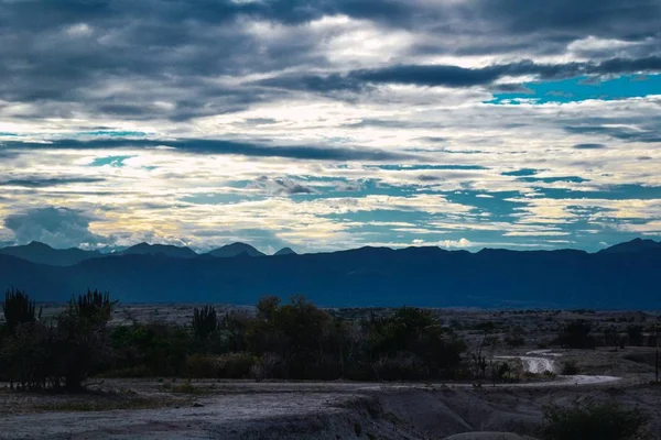 Cielo Nublado Brillante Sobre Valle Desierto Tatacoa Colombia —  Fotos de Stock