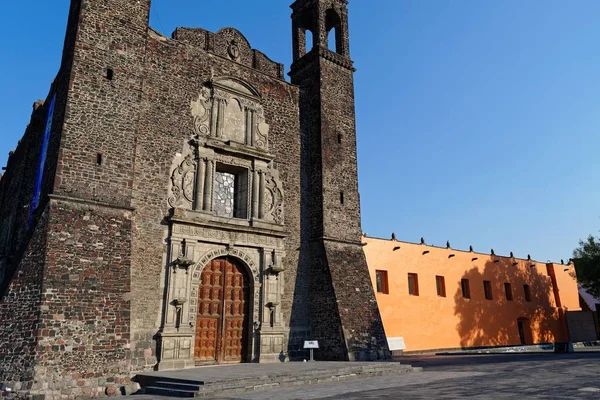 Plano Ángulo Bajo Fachada Frontal Iglesia Santiago Tlatelolco Ciudad México — Foto de Stock