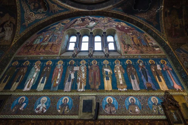 Fotografie Unghi Scăzut Bisericii Catedralei Kyriaki Din Sofia Bulgaria — Fotografie, imagine de stoc