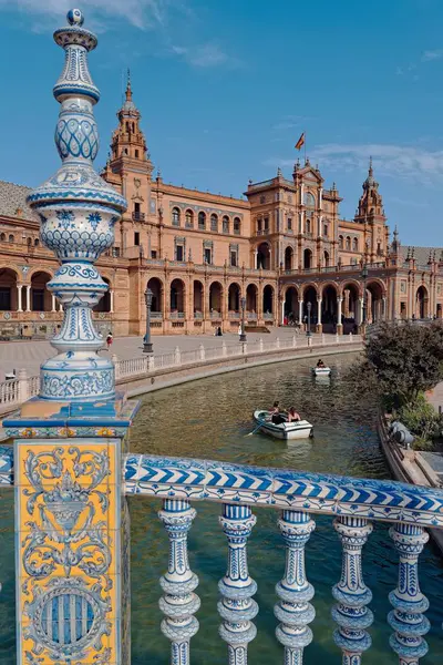 Verticale opname van de Plaza de Espana in Sevilla, Spanje — Stockfoto