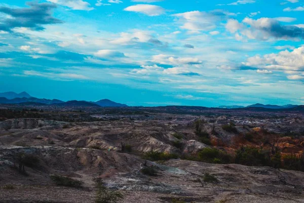 Der Bewölkte Himmel Über Dem Felsigen Tal Der Tatacoa Wüste — Stockfoto