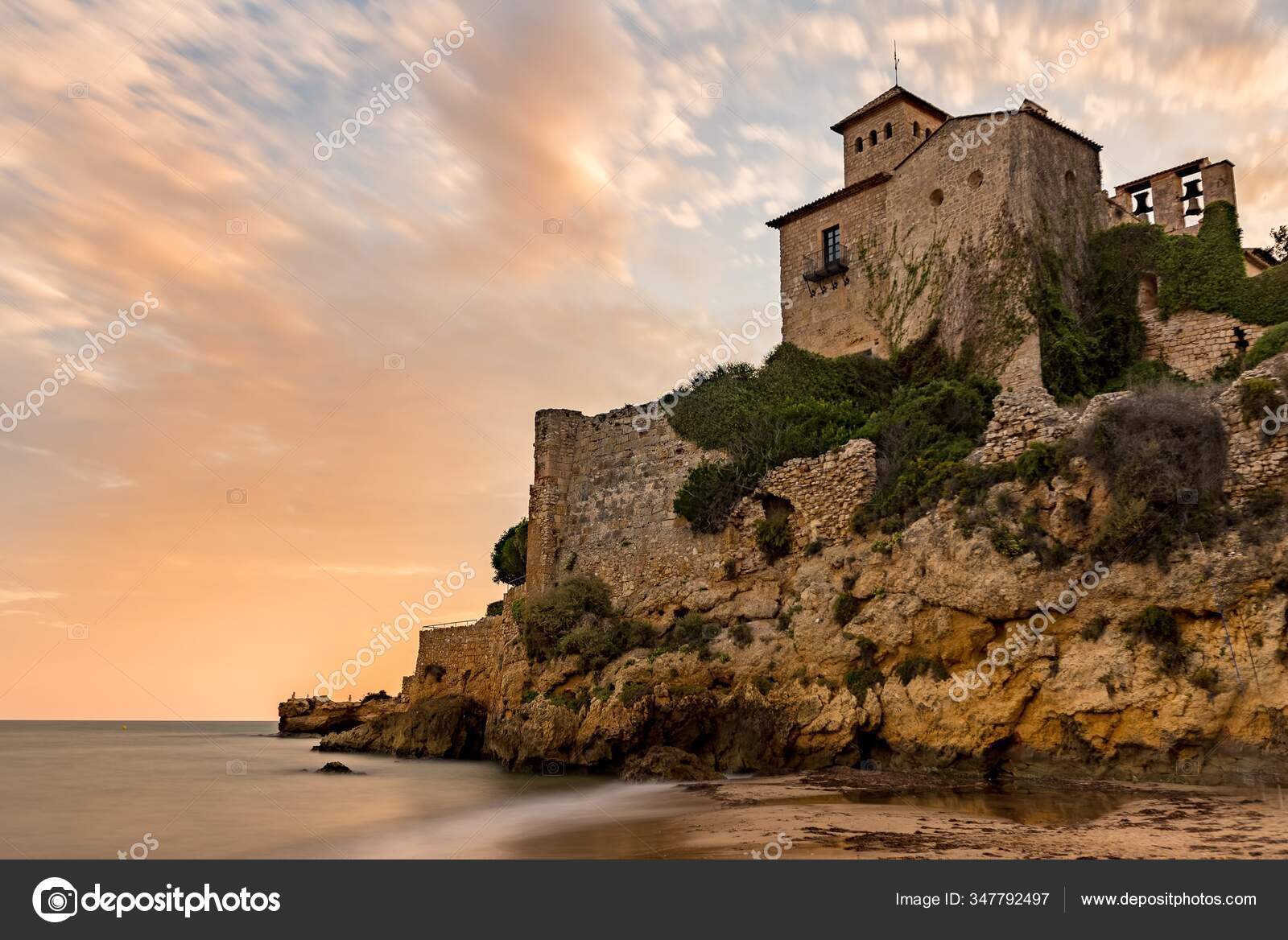 Fotos De Castillo De Tamarit Imagenes De Castillo De Tamarit Descargar Depositphotos