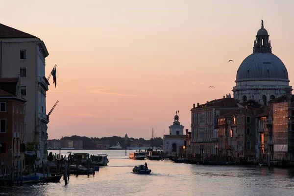 Eine Weitwinkelaufnahme Der Gallerie Dell Accademia Wasser Venedig Italien — Stockfoto