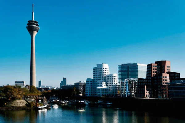 Puerto Los Medios Comunicación Con Famosa Torre Del Rin Dusseldorf —  Fotos de Stock