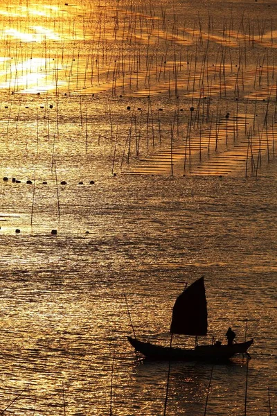 Silhouette Sailing Boat Ocean Sunset Xia China — Stock Photo, Image