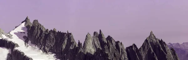 Panorama Gigantycznej Góry Zębów Pokryta Śniegiem Wieczorem — Zdjęcie stockowe