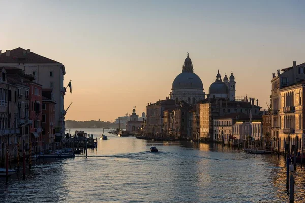 Eine Weitwinkelaufnahme Der Gallerie Dell Accademia Wasser Venedig Italien — Stockfoto