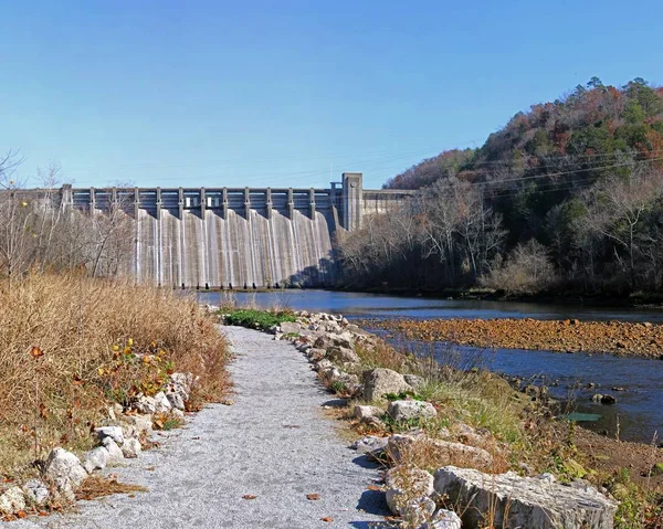 Old Rural Hydroelectric Dam River Surrounded Thick Trees — Stock Photo, Image